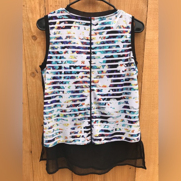 Worthington Black And White Multicolored Sleeveless Blouse Size Medium - Picture 2 of 9